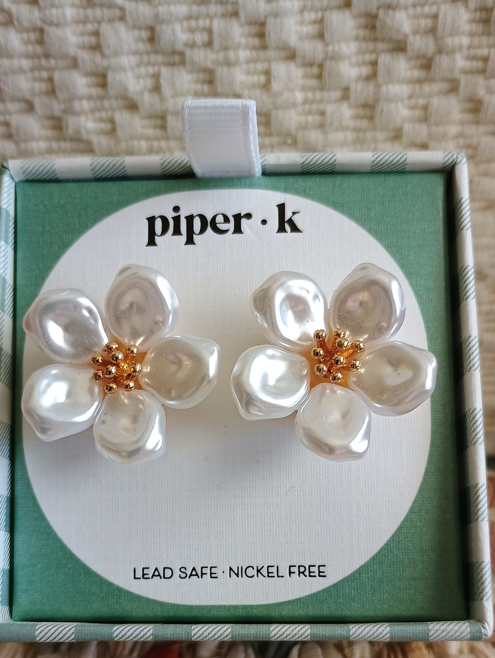 PIPER K NWT Pearl White Floral 3D Blossom Statement Earrings Green Box OS